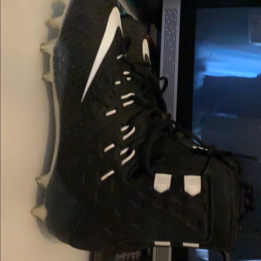 Football shoes for men